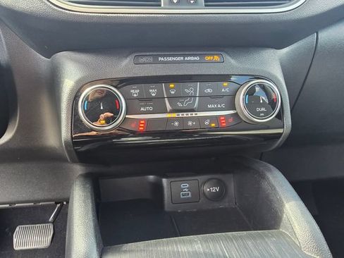 Used 2022 Ford Escape SE w/ Cold Weather Package AWD/4WD image 19