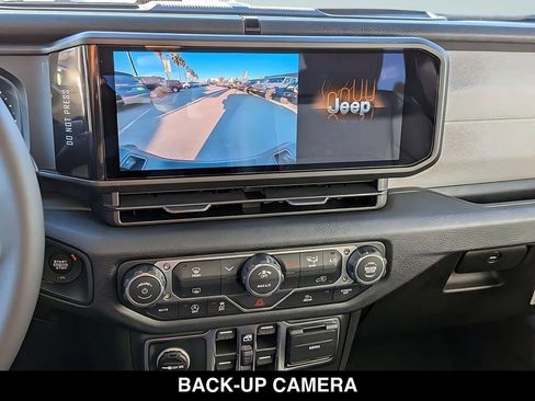 New 2026 Jeep Gladiator Sport AWD/4WD image 17
