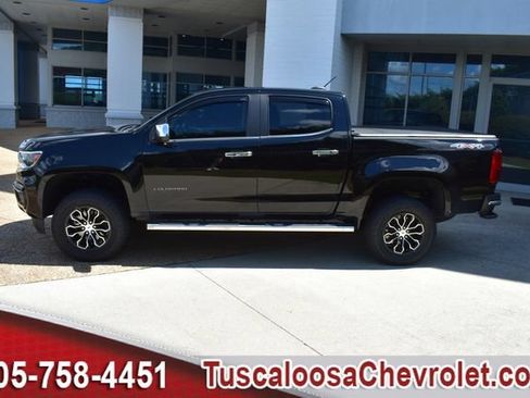 Used 2022 Chevrolet Colorado LT w/ Chrome Appearance Package AWD/4WD image 7