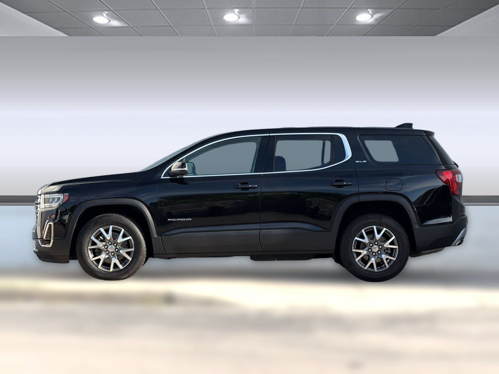 Used 2023 GMC Acadia SLE FWD image 2