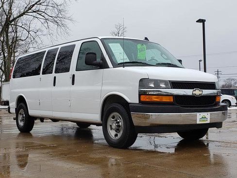 Used 2017 Chevrolet Express 3500 LT w/ LT Preferred Equipment Group image 8