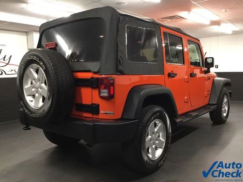 Used 2015 Jeep Wrangler Unlimited Sport w/ Quick Order Package 24S AWD/4WD image 10
