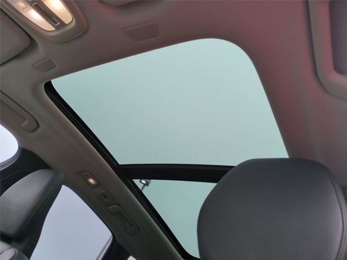 Certified 2025 Volvo XC60 B5 Plus image 10