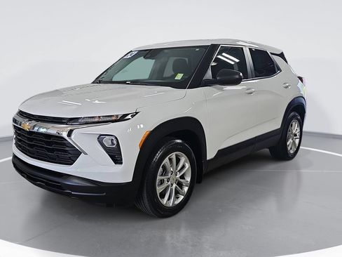 Certified 2024 Chevrolet TrailBlazer LS w/ LS Convenience Package FWD image 9