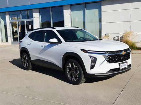 New 2026 Chevrolet Trax LT w/ Driver Confidence Package image 1