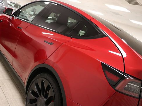 Used 2023 Tesla Model Y Performance image 87