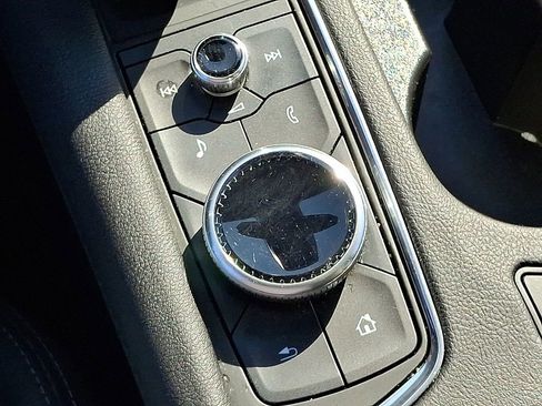 Used 2022 Cadillac XT5 Premium Luxury image 26