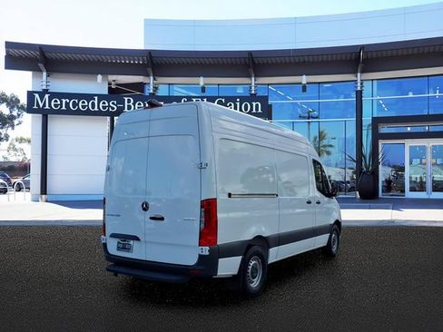 Used 2025 Mercedes-Benz Sprinter 2500 image 3