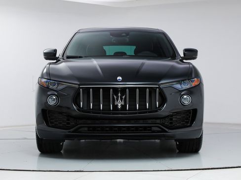Certified 2023 Maserati Levante GT AWD/4WD image 8