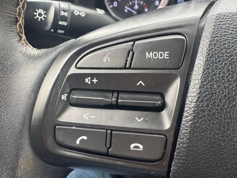 Used 2022 Hyundai Venue Limited w/ Cargo Package image 15