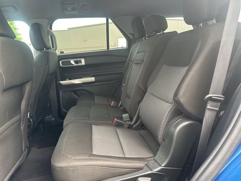Used 2022 Ford Explorer XLT image 4