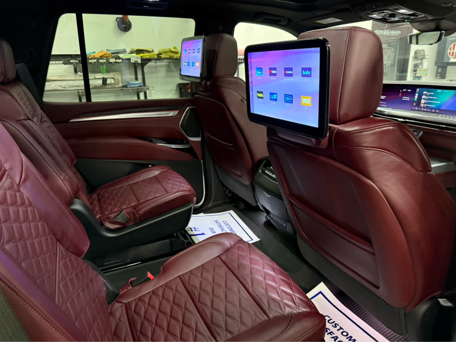 Used 2026 Cadillac Escalade Luxury w/ LPO, Floor Liner Package AWD/4WD image 35