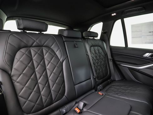 New 2026 BMW X5 xDrive40i w/ Climate Comfort Package image 28
