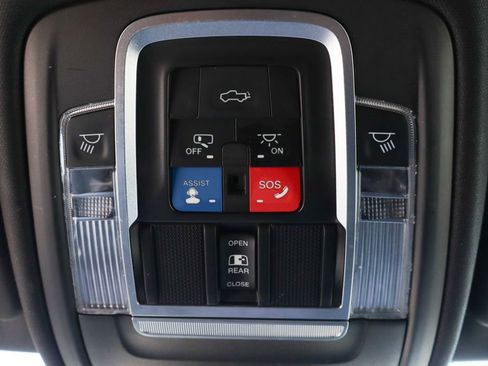 Used 2021 RAM 1500 Laramie AWD/4WD image 30