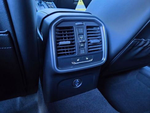 New 2026 Porsche Macan GTS image 19