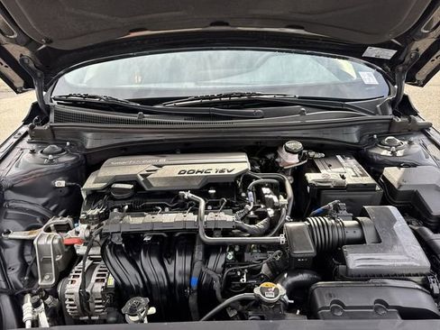 Used 2023 Hyundai Elantra SEL image 21