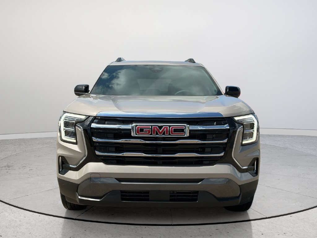 Used 2025 GMC Terrain Elevation w/ Elevation Premium Package FWD image 2
