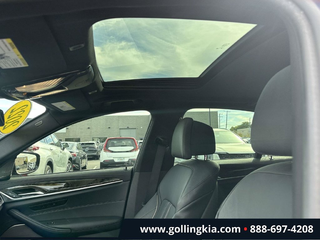 Used 2022 BMW M550i xDrive w/ Premium Package AWD/4WD image 19