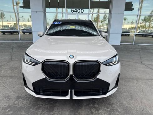 Used 2025 BMW X3 xDrive30i w/ Premium Package AWD/4WD image 2