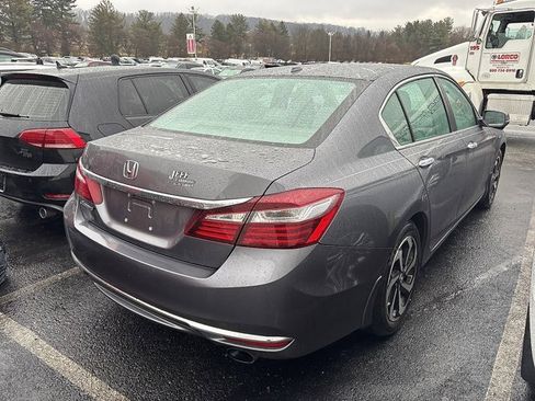 Used 2017 Honda Accord EX-L image 4