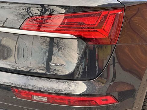 Used 2023 Audi Q5 2.0T Premium w/ Convenience Package image 9