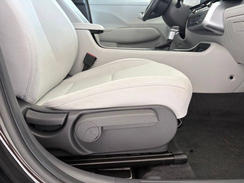 Used 2024 Hyundai Kona SEL FWD image 32