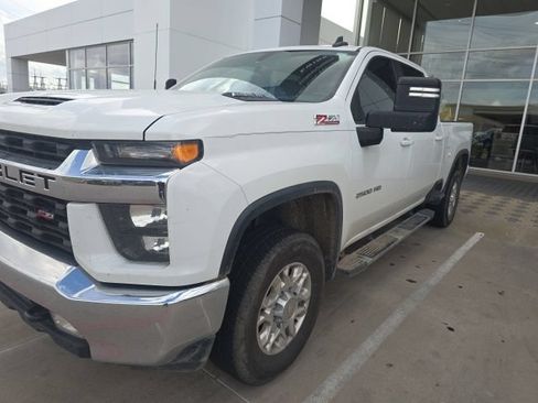 Used 2023 Chevrolet Silverado 2500 LT w/ Convenience Package AWD/4WD image 2