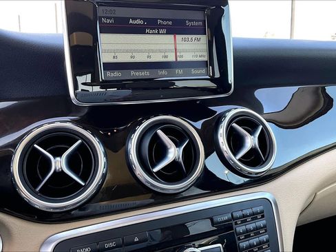 Used 2015 Mercedes-Benz GLA 250 GLA 250 image 35