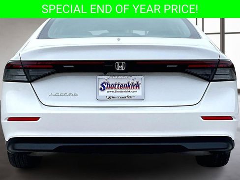 Certified 2025 Honda Accord SE image 5