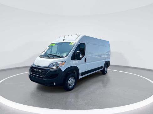 Used 2026 RAM ProMaster 2500 w/ Convenience Group FWD image 5