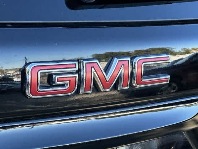Used 2023 GMC Terrain SLT w/ Infotainment Package II AWD/4WD image 18
