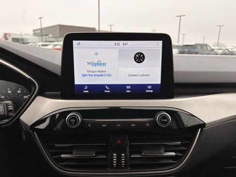 Used 2021 Ford Escape SE w/ SE Sport Appearance Package image 15