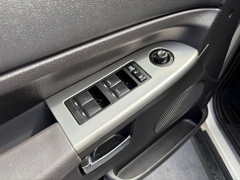Used 2010 Jeep Grand Cherokee Laredo AWD/4WD image 11