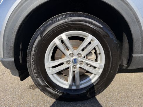 Used 2024 Ford Explorer XLT w/ Equipment Group 202A RWD image 25