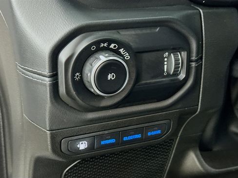 Used 2024 Jeep Wrangler High Altitude AWD/4WD image 15