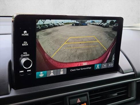 Used 2025 Honda Pilot EX-L image 13