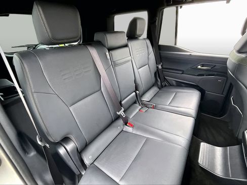 Used 2024 Lexus GX 550 AWD/4WD image 17