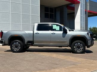 Used 2024 GMC Sierra 2500 Denali Ultimate w/ Max Trailering Package AWD/4WD video 3