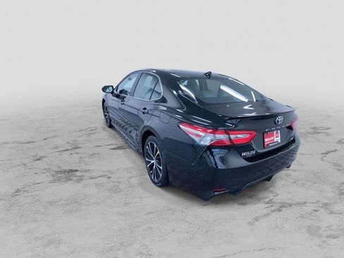 Used 2019 Toyota Camry SE image 7