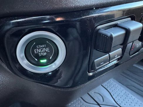 Used 2022 Chevrolet Silverado 1500 LT w/ Leather Package image 23