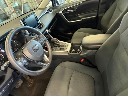 Used 2020 Toyota RAV4 XLE w/ Convenience Package AWD/4WD image 34