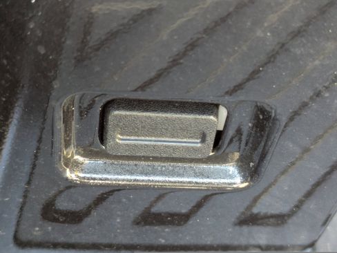 New 2026 GMC Hummer EV SUV w/ LPO, Dark Essentials Package image 19