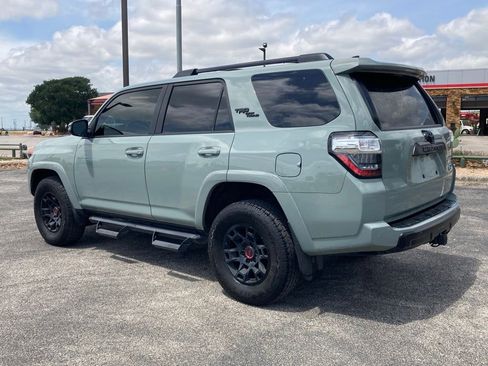 Used 2022 Toyota 4Runner TRD Off-Road Premium AWD/4WD image 7