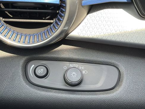 New 2026 Chevrolet Trax LT w/ Driver Confidence Package image 12