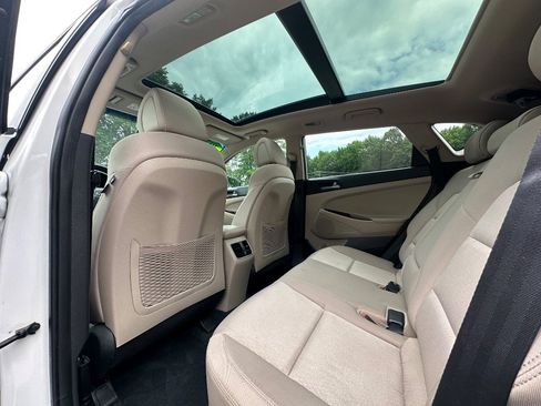 Used 2017 Hyundai Tucson Value AWD/4WD image 14