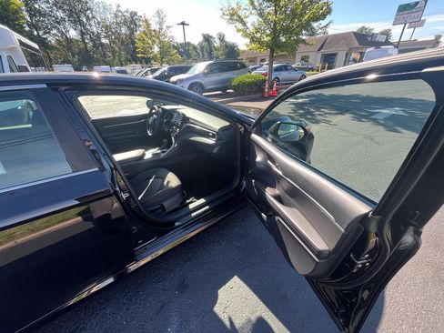 Used 2024 Toyota Camry LE image 33