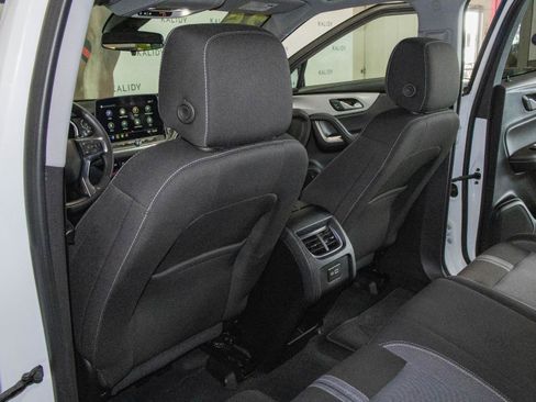 Used 2025 Chevrolet Blazer LT AWD/4WD image 9