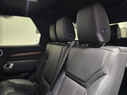 Used 2018 Land Rover Discovery HSE AWD/4WD image 28