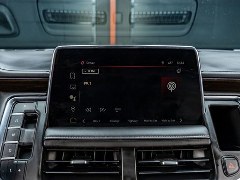 Used 2023 GMC Yukon SLE image 21