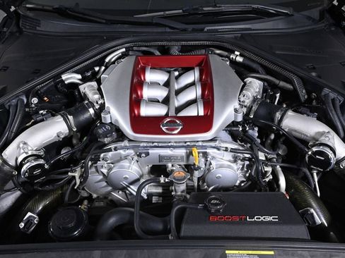 Used 2018 Nissan GT-R Premium w/ Premium Interior Package AWD/4WD image 24